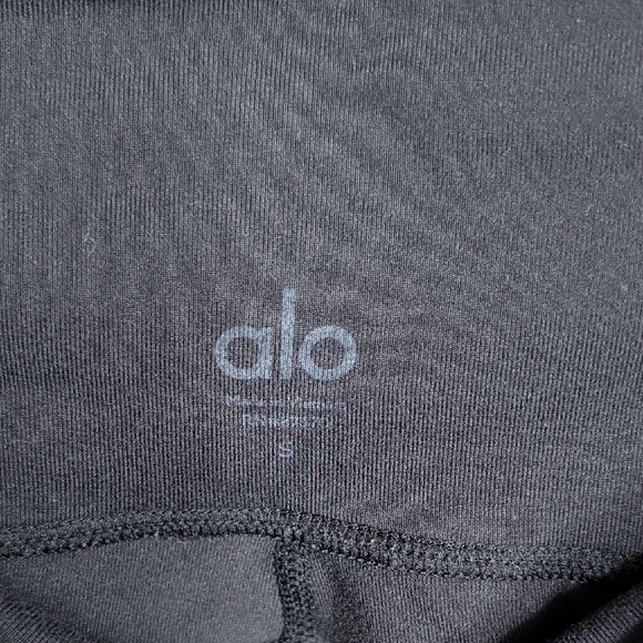 ALO Yoga Black Leggings - Picture 2 of 5